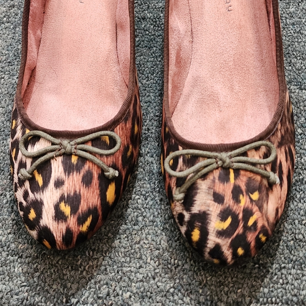 CL by Laundry Leopard Print Ballet Flats Tan Size 7.5 M - Picture 3 of 10